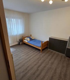 Burghaun Apartment | Burg Apartment mit Badewanne und Balkon