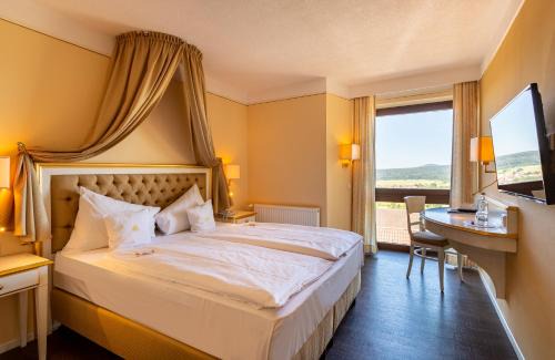 Staufenberg Hotel | Burghotel Staufenberg