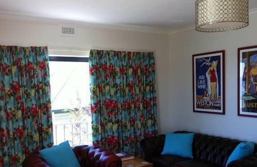 Burnie House | Burnie Beach House - 15 Princes Street