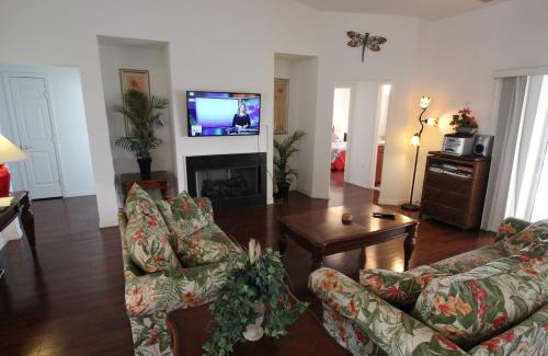 Inverness House | Bursting with Sunshine Pool Home S & G home