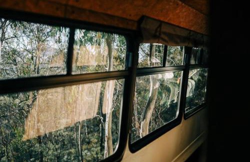 Dysart Apartment | Bus & Hot Tub Secluded Eco Forest Retreat