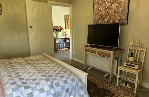 Alberton West House | Bush Retreat Farm Stay 2 BR Guest Suite