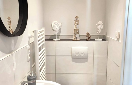 Neusaess Apartment | Business apartment with WIFI, elevator & free parking