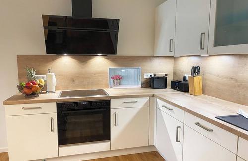 Tossens Apartment | Butjahuus - Sauna. Garden. Dogs welcome.