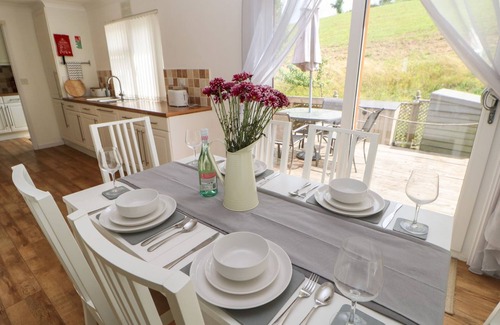 Tunstall Cottage | BUTTERFLY LODGE, pet friendly in Catterick, North Yorkshire