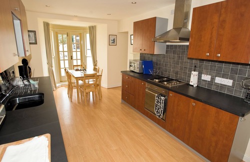 Porthmadog Cottage | BWTHYN LLECHEN, pet friendly, country holiday cottage in Porthmadog