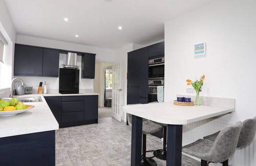 Rhydwyn House | BWTHYN Y BAE, pet friendly, country holiday cottage in Llanfaethlu