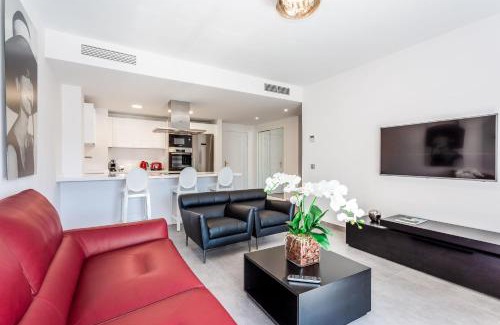 Puerto Banus Apartment | by RIVA - Gorgeous 2 Bedroom Apartment in Centre of Puerto Banus