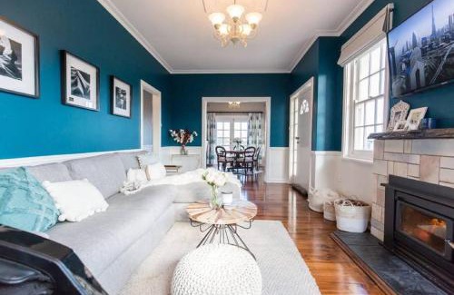 Mount Gambier House | Byrne House - 3BR Rustic Luxe - Wi-Fi