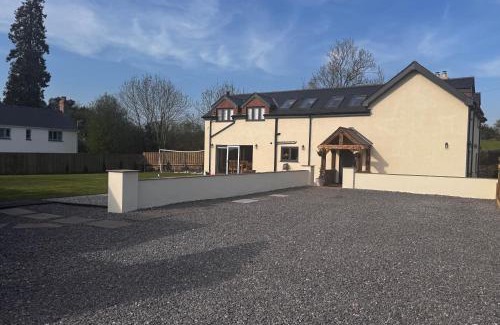 Wellington House | Byways Cottage, Wellington