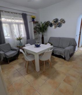 Aguilas Apartment | Céntrico apartamento junto al pimiento