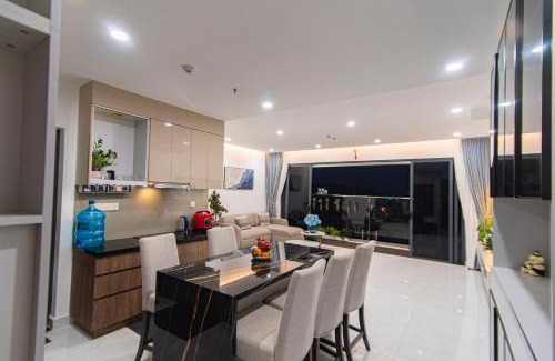 Tan Phu District Apartment | Căn hộ 3PN Diamond view đẹp, gần sân bay SGN