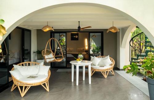 Sernabatim Resort | C Roque Beach Resort