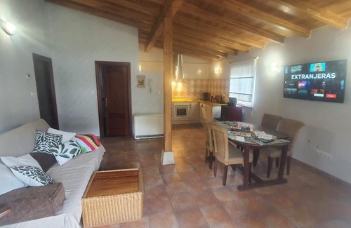 Los Corrales de Buelna House | C02A01 Acogedora casa vacacional