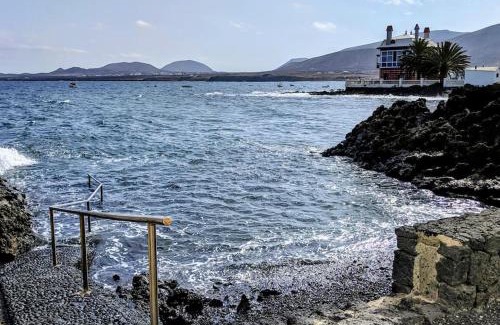 Arrieta Apartment | CA'MALÚ Estudio en el mar