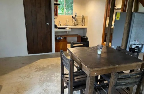 Huay-Pix Cottage | Cabaña entre árboles y lago, cerca de casinos y Zona Libre de Belice 3