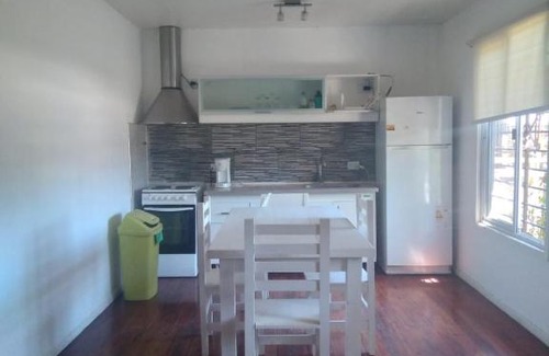 Francisco Alvarez Hotel | Cabaña, pileta, parque y parrilla