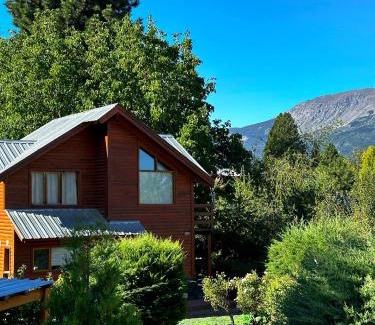 Lago Puelo Cabin | Cabañas El Refugio de Puelo