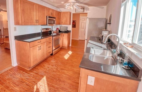 Crescent Beach House | Cabana II: Oceanview & Walk to the Beach