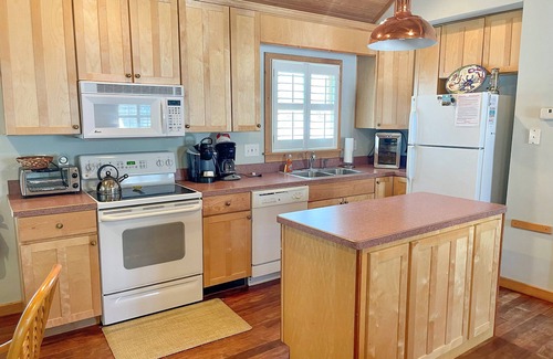 Ocracoke Condo | Cabana II: Perfect getaway for two that offers a shared pool