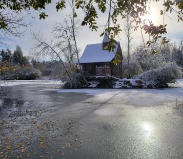Sury-aux-Bois Ski Chalet | Cabane atypique sur une Île