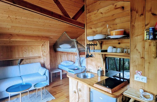 Serrieres-sur-Ain Cabin | Cabanes et Lodges du Belvedere