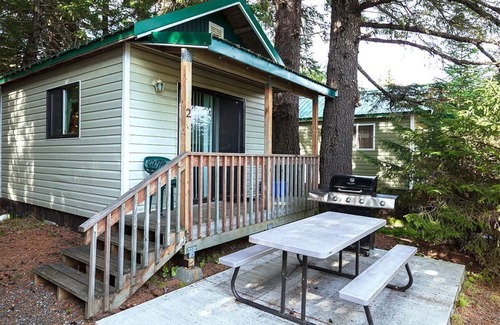 Haines House | Cabin 2 Lynn View Lodge