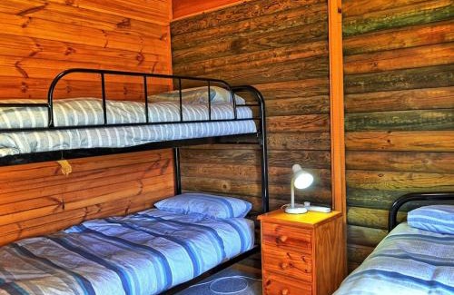 Adaminaby House | Cabin 3 - Snowy Accommodation