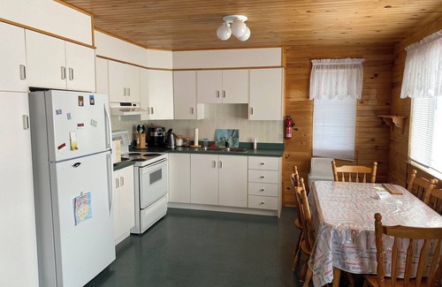 Fermeuse Cabin | Cabin Harbour View + Sitting Area + Fire Pit + BBQ