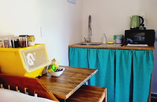 Johnsonville Cabin | Cabin near amenities & public transport in Wellington, wifi & creature comfort.