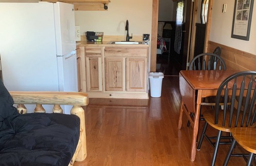 Inlet Cabin | Cabin on the Lake at The Bears Cottages