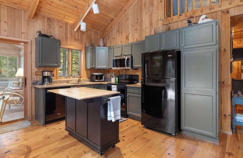 Becket House | Cabin Retreat in the Berkshire Woods