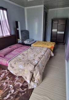Tekek Ski Chalet | Cabin stay Triang Besar