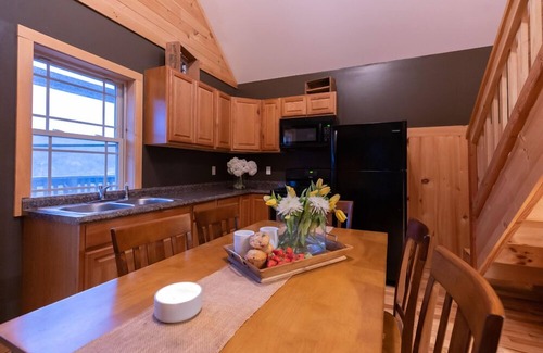 Oneida Cabin | Cabins,Cottages, Acres, Trails, Nature, Creek, Water, Fishing,Hunting