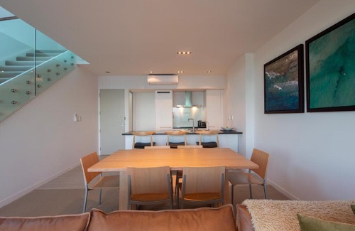 Cable Bay Apartment | Cable Bay Luxury 1 Bedroom Surf Villa