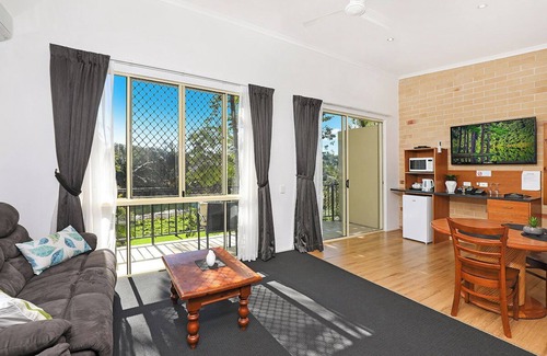 Caboolture South Hotel | Caboolture Riverlakes Motel