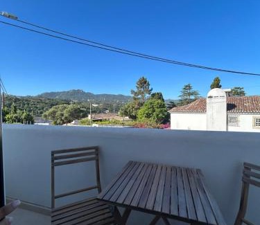 Varzea de Sintra Apartment | Cabriz White House