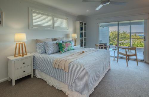 Emu Bay House | Cactus- Spectacular Views On The Ocean Front Pet friendly