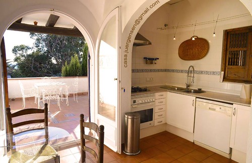Cadaques Apartment | CADAQUÉS!Great Seaview,fantastic garden! 8% reduction when booking directly!WIFI