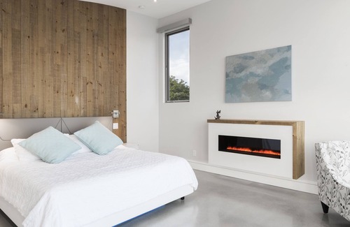 Saanich East Bed & Breakfast | Caddy Bay Beach House B&B: Oceanfront, Hot tub & Swim spa, south facing, modern