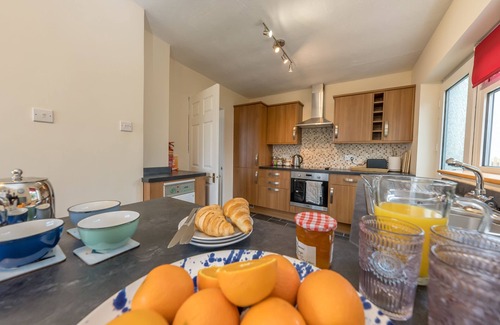 Edern Cottage | Cae-Calch | Three Bedroom Bungalow in Seaside Village Morfa Nefyn