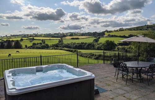 Battle House | Caecrwn