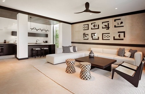 Dagbelen House | Caja by Maxx Royal