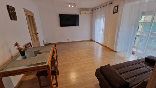 Vista Hermosa Apartment | Calle de Dona Dolsa n6, 2Dcha