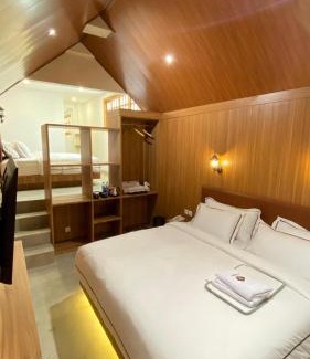 Banjarasri Bed & Breakfast | Calma La Barka Resort by Raminten