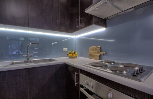 North Adelaide Apartment | Calvary Corner: Contemporary 2 Bdrm North Adelaide