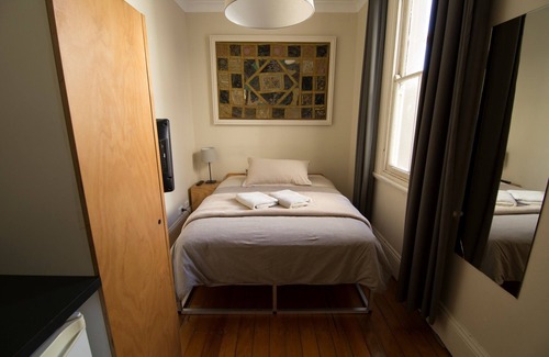 Stanmore Hostel | Cambridge Lodge - Hostel