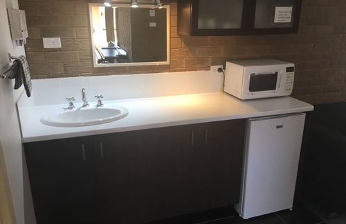 Narrandera Hotel | Camellia Motel