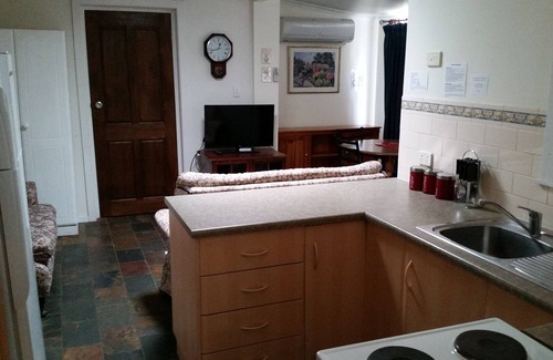 Gawler Cottage | Cameron Street Cottage, Walk to Gawler's Main Street