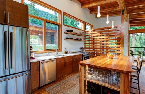 Leavenworth House | Camp Howard: A modern getaway in Leavenworth, WA minutes from Steven's Pass